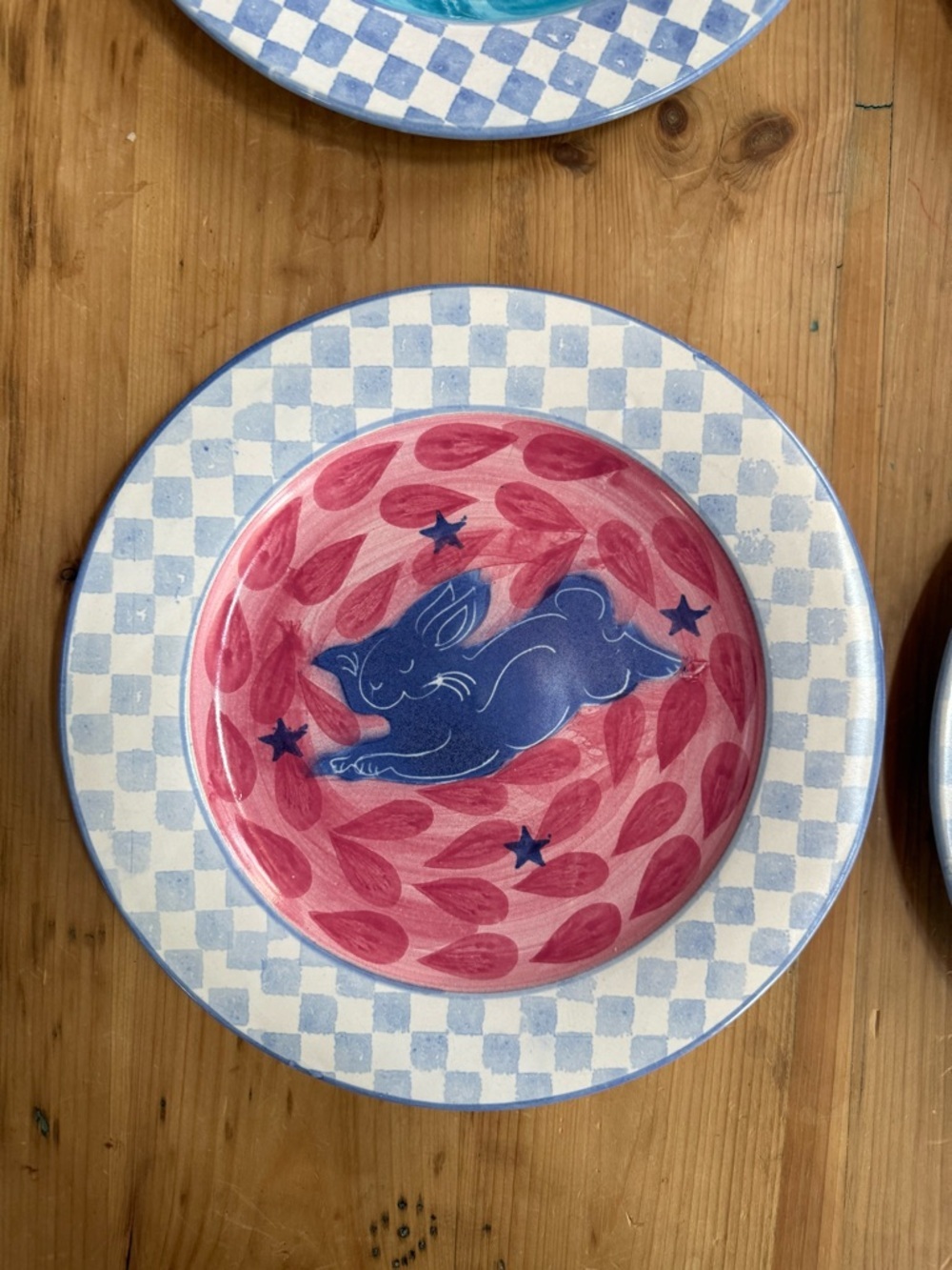 Daniel Lasser hand painted studio pottery dinner plate #2 cow red plate - Picture 8 of 10